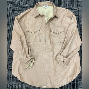 Lisadnyc Faux Leather long shirt Jacket
Size large 
Color praline